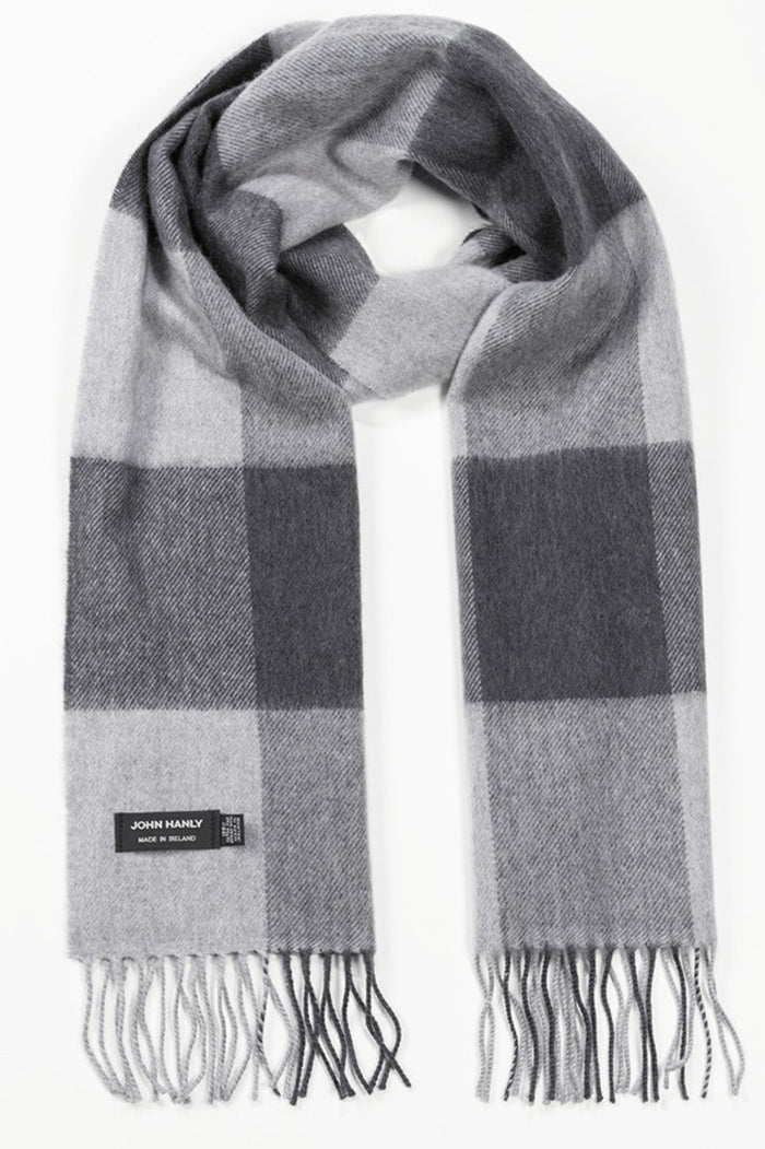 block_scarf_grey_bd519dd1-b843-4e09-9e05-9301b352860c.jpg