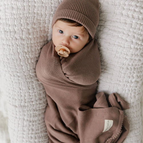 100% Organic Cotton Knit Blanket + Hat Boxed Gift Set: Milk Chocolate
