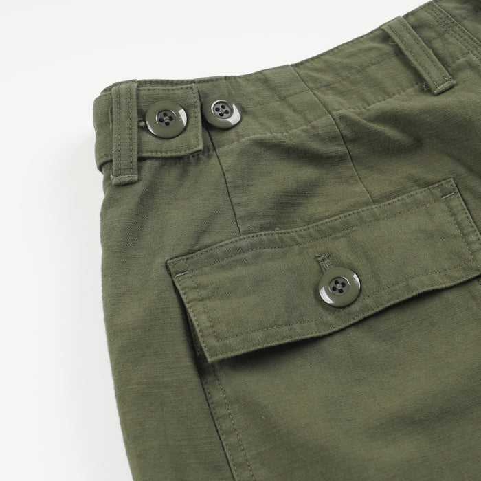 BACKSATIN ESSENTIAL FATIGUE SHORTS - OLIVE