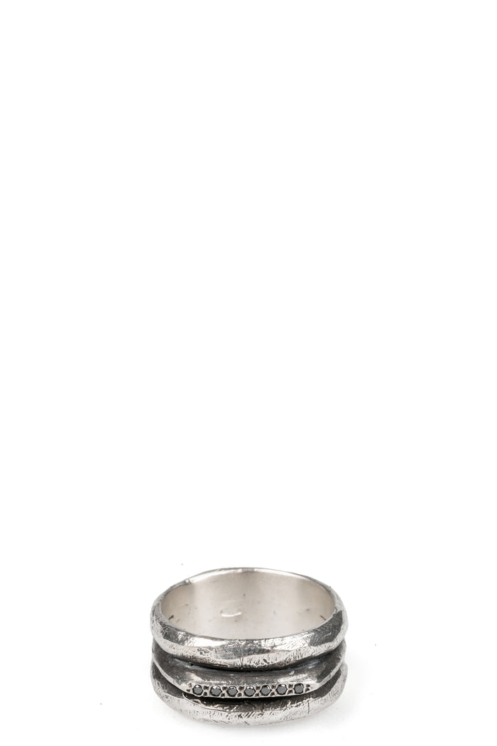Enri Mars | Black diamond crest ring