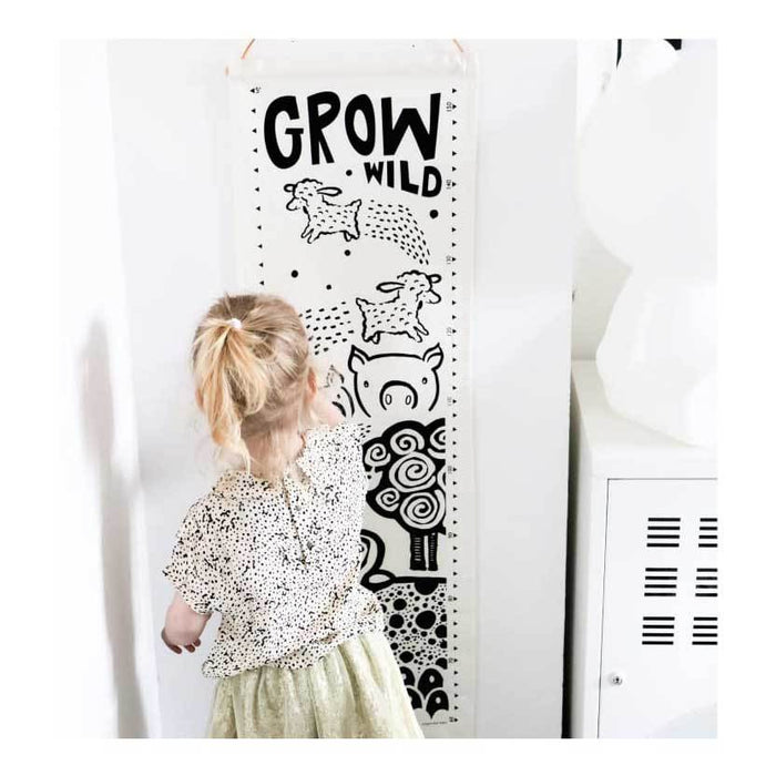 Wee Gallery Canvas Growth Chart – Farm | Koop.co.nz