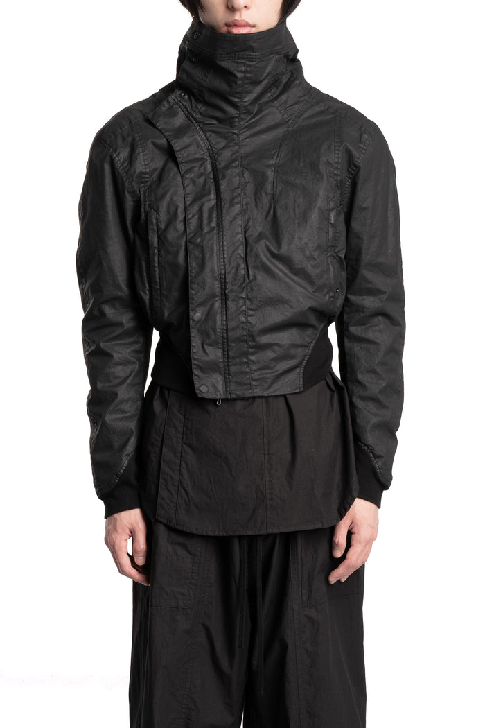 Julius_7 | SS26 - Coated Cropped High Neck Jacket, 937BLM5