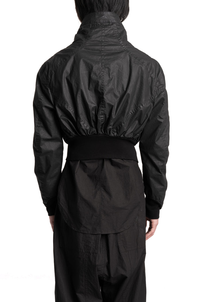 Julius_7 | SS26 - Coated Cropped High Neck Jacket, 937BLM5