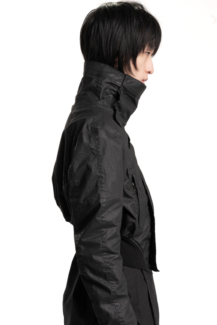 Julius_7 | SS26 - Coated Cropped High Neck Jacket, 937BLM5