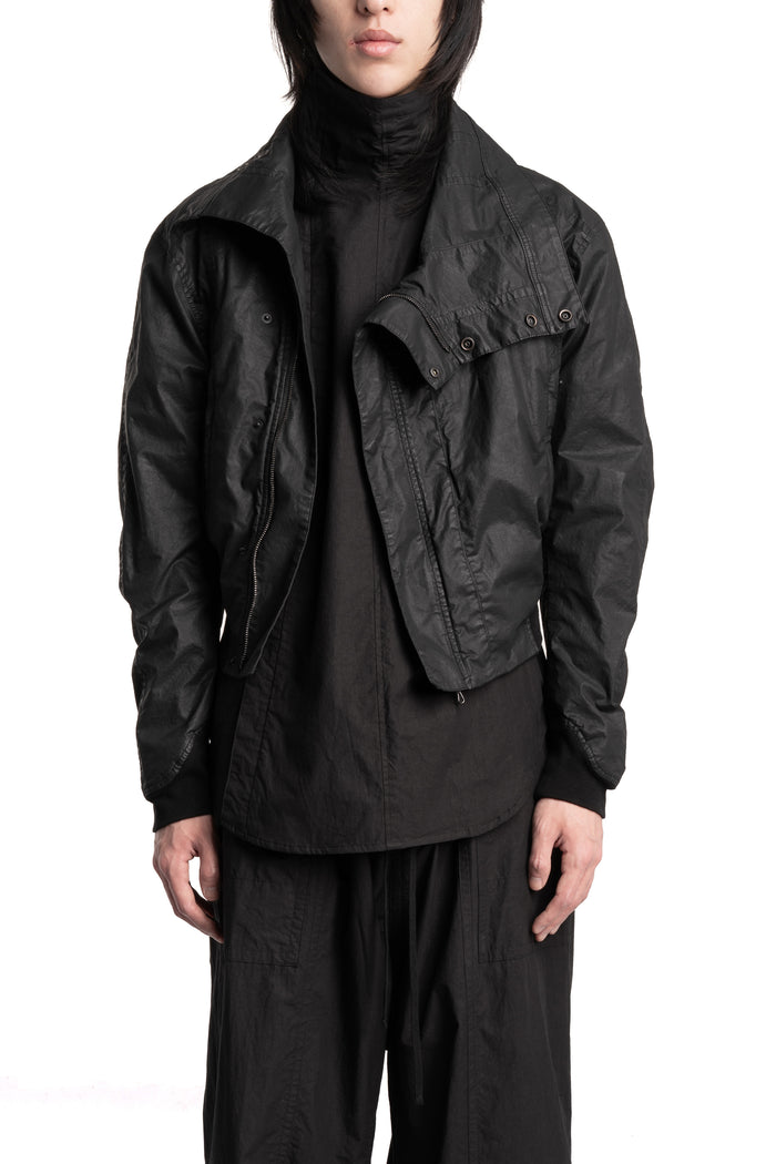 Julius_7 | SS26 - Coated Cropped High Neck Jacket, 937BLM5