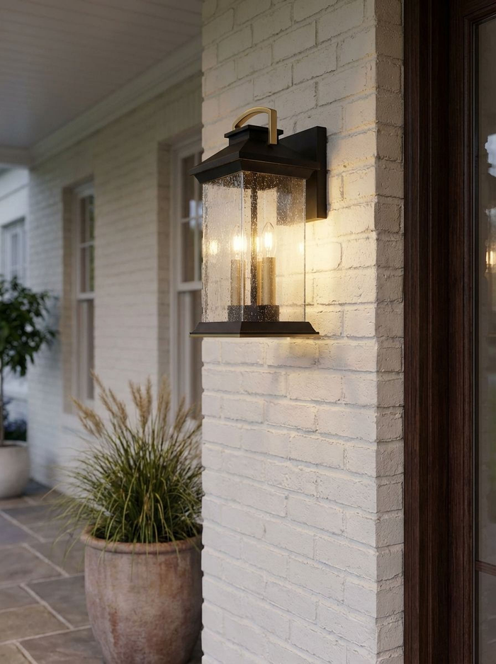 Henderson Wall Light