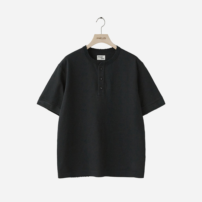 HENRY NECK T-SHIRT - BLACK