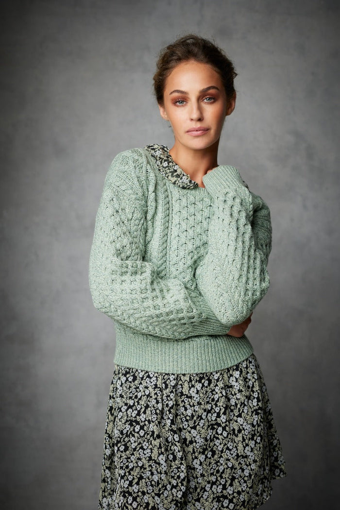 apple_sweater_ab1d588c-434a-4964-8efd-685dec19bf6f.jpg
