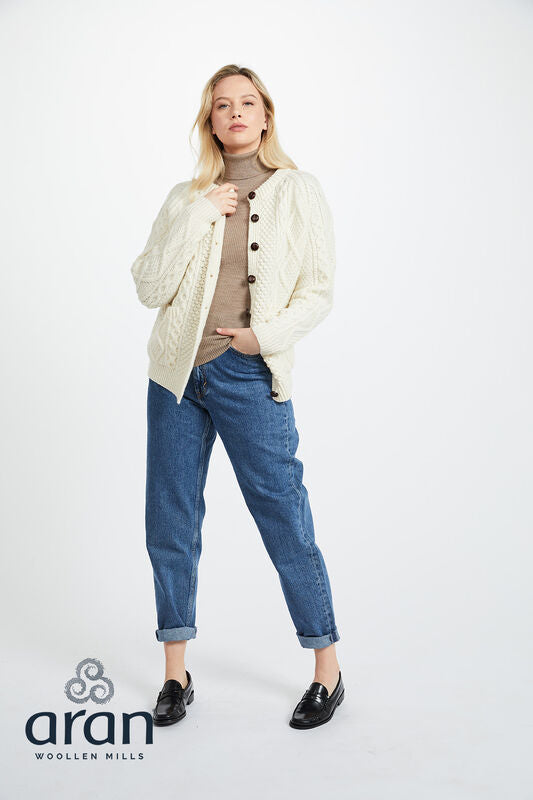 handknit_cardigan_natural_aef6a174-c217-4b07-a760-b45ceaeccf7f.jpg
