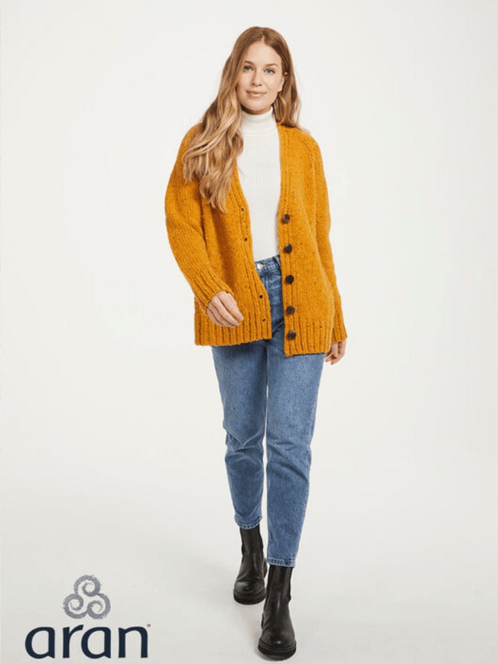 yellow_cardigan_wool_e0a57803-051d-4293-8deb-8a9d37137277.png