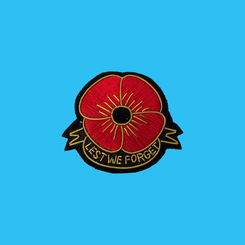 'Lest We Forget' Poppy Pin Badge