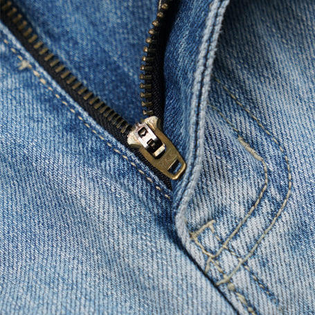 LYOCELL BELTED DENIM SHORTS - LIGHT BLUE