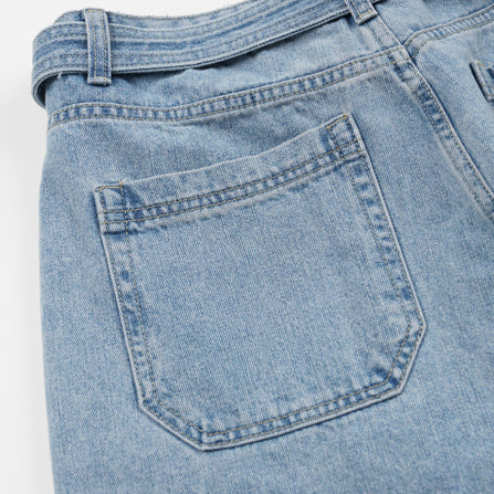 LYOCELL BELTED DENIM SHORTS - LIGHT BLUE