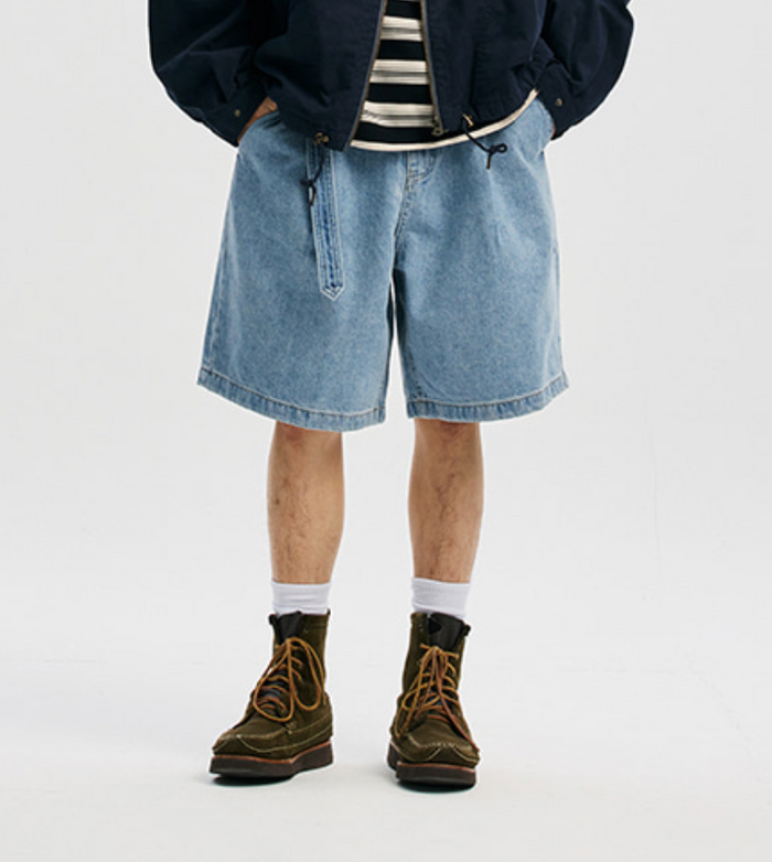 LYOCELL BELTED DENIM SHORTS - LIGHT BLUE