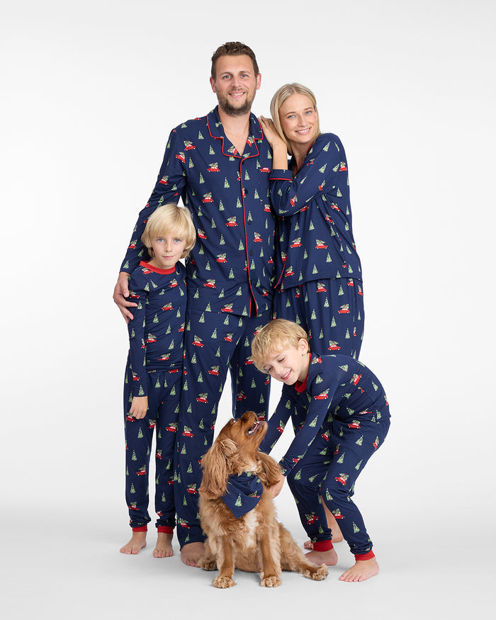 Men's Long-Sleeve Pajama Set in Holiday Trees