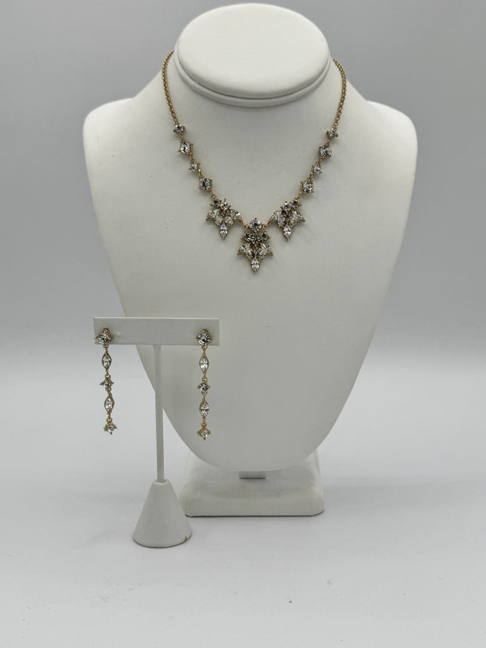 Silver Bloom Necklace Set