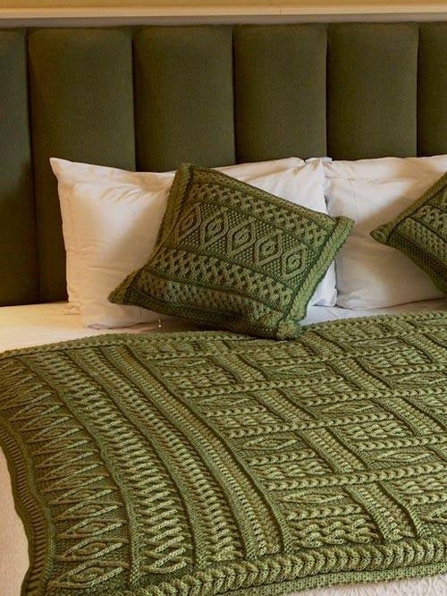 green_aran_throws_a765419d-d7f2-4fa1-95a7-74ce7d2dd14a.jpg