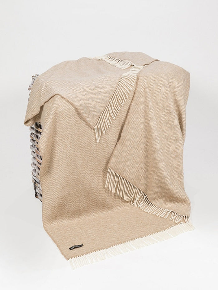 beige_wool_and_cashmere_throw_22b4acf8-e4a7-4e63-b784-9a652c5fc03a.jpg