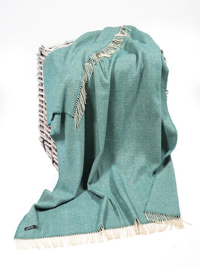 wool_and_cashmere_turquoise_blanket_35d95bad-6039-4bd5-812e-1732e371ff33.jpg